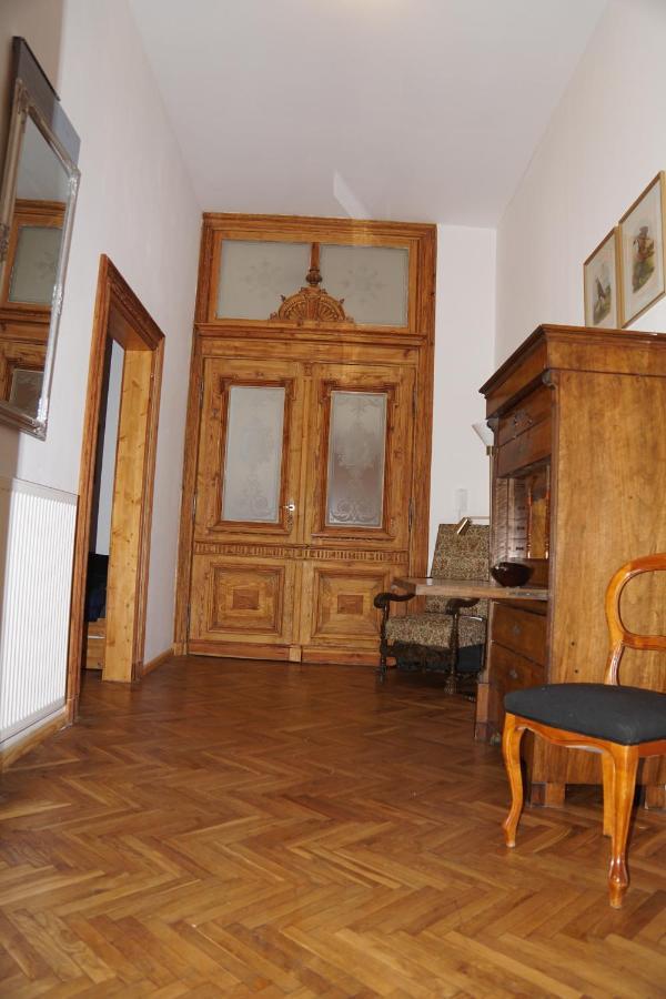 Zimmerberg Apartment *